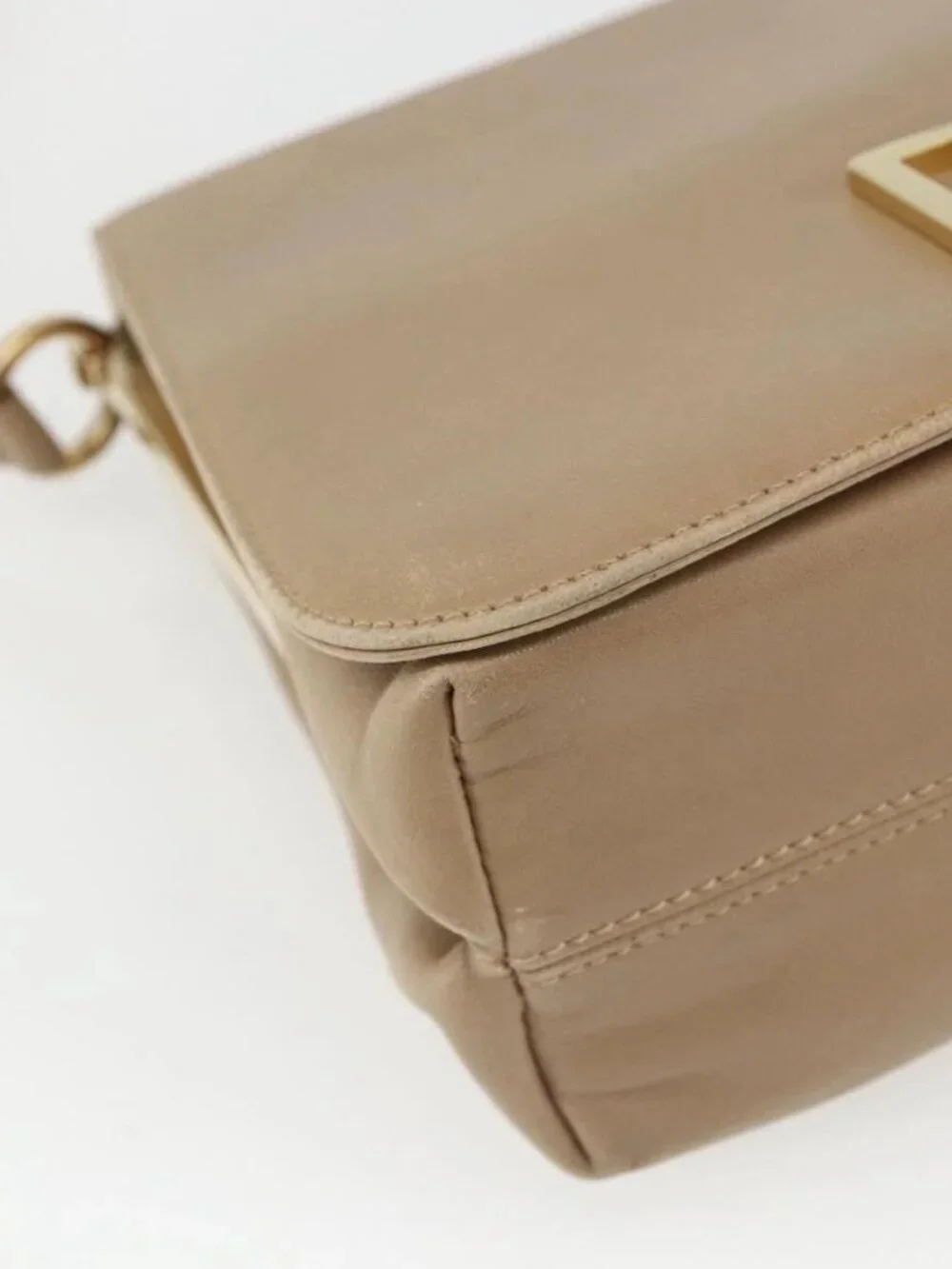 Salvatore Ferragamo Shoulder Bag Leather Beige Gold Auth 157525V